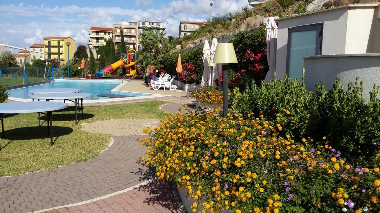 Tus'Hotel Кастель-ді-Туза Екстер'єр фото