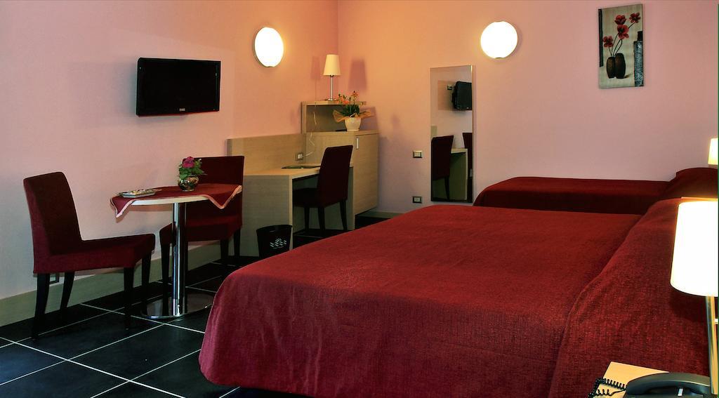 Tus'Hotel Кастель-ді-Туза Номер фото